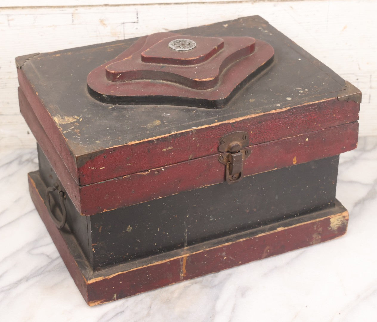 Lot 008 - Antique Folk Art Wooden Child's Tool Box With Original Red And Black Paint, Wood Cut Details, Badge Adornment, Lift Out Tray, And Applied World War One Soldier Decal On Interior