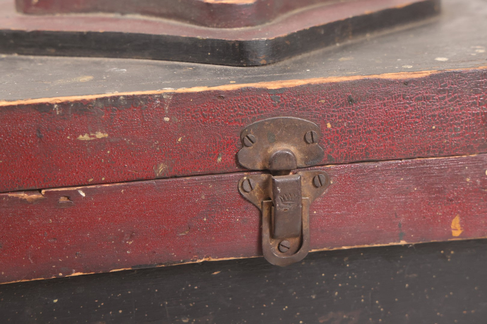 Lot 008 - Antique Folk Art Wooden Child's Tool Box With Original Red And Black Paint, Wood Cut Details, Badge Adornment, Lift Out Tray, And Applied World War One Soldier Decal On Interior