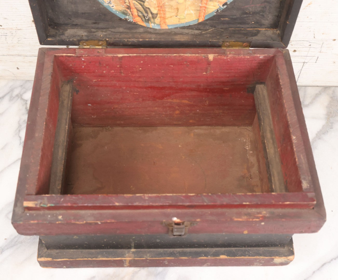 Lot 008 - Antique Folk Art Wooden Child's Tool Box With Original Red And Black Paint, Wood Cut Details, Badge Adornment, Lift Out Tray, And Applied World War One Soldier Decal On Interior