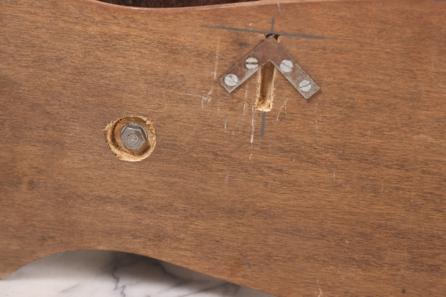 Lot 021 - Vintage Bear Claw Taxidermy Wall Hanging Rifle Rack With Wood Shield Board, 29-3/4" x 7-7/8"