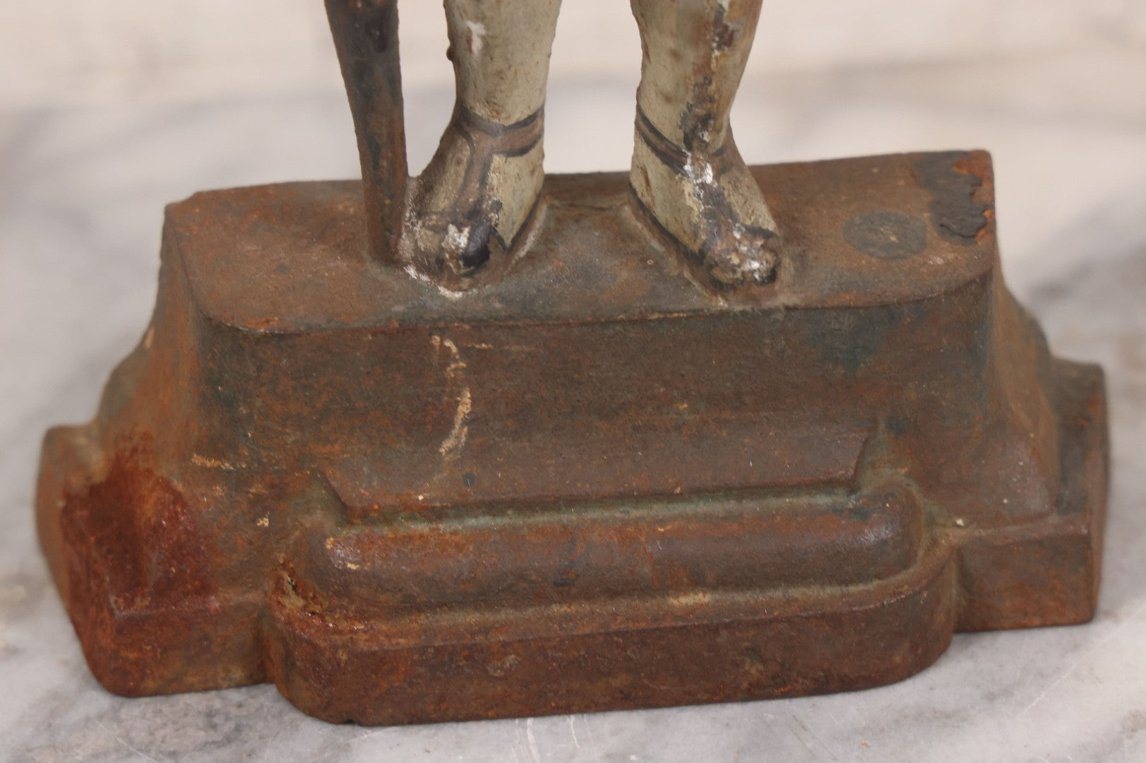 Lot 030 - Antique Cast Iron Knight Crusader Knights Templar Medieval Style Door Stop With Original Paint, 9-1/2" Height