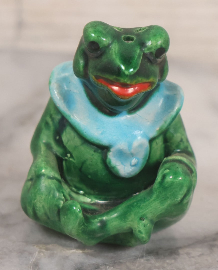 Lot 042 - Vintage Anthropomorphic Frog Sitting Cross Legged On Lily Pad Figural Salt And Pepper Shaker Pair, Made In Japan, 3-3/8" Height