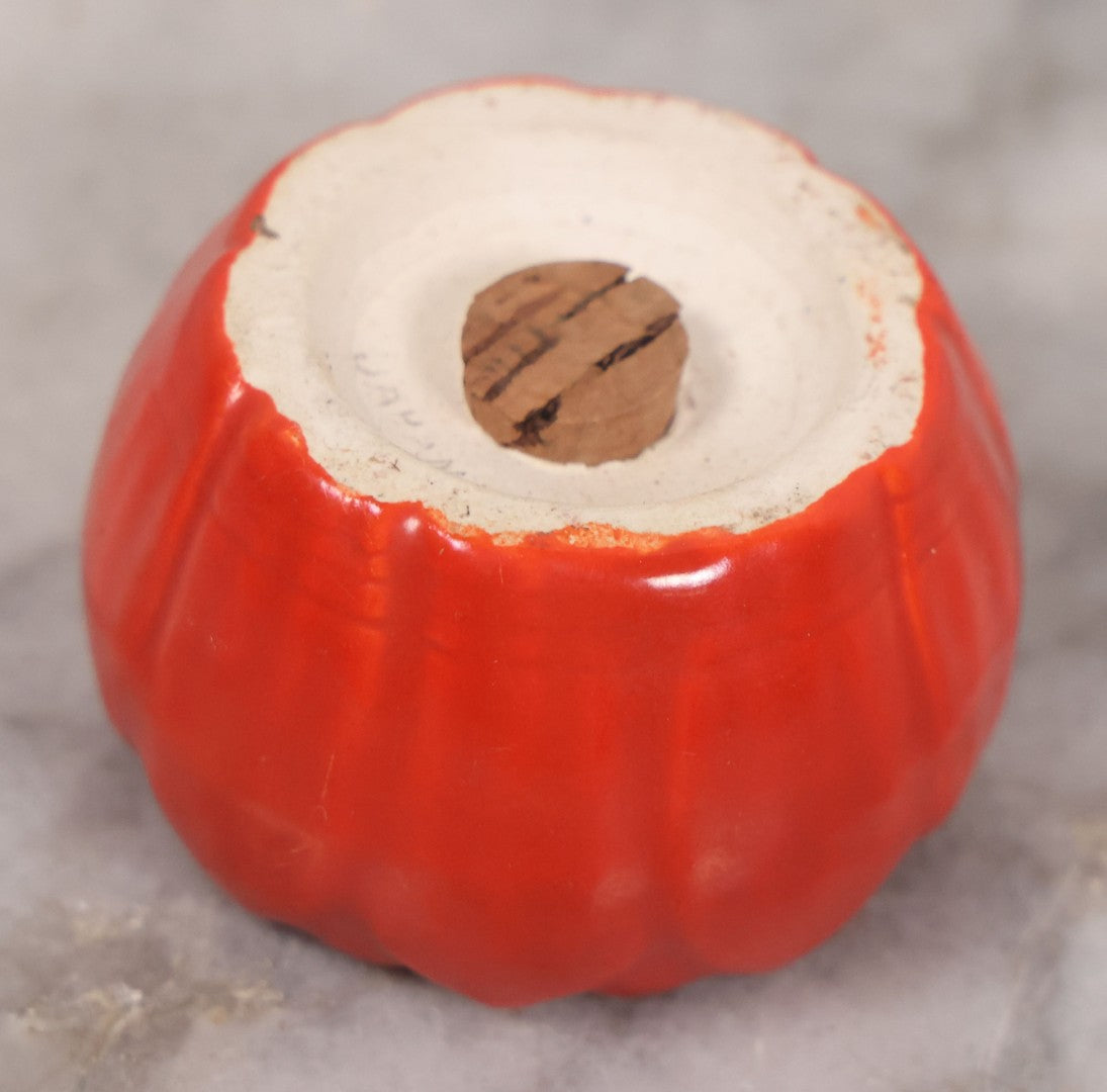 Lot 042 - Vintage Anthropomorphic Frog Sitting Cross Legged On Lily Pad Figural Salt And Pepper Shaker Pair, Made In Japan, 3-3/8" Height