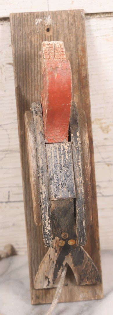 Lot 045 - Vintage Folk Art Wood Cut Woodpecker Bird Pull String Door Knocker