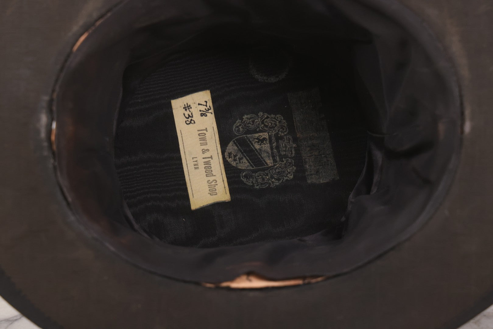 Lot 048 - Antique Collapsible Pop-Up Stove Pipe Top Hat, Unknown Maker, Sold By Town & Tweed Shop, Lynn, Massachusetts, Size 7-3/8, Circa Early 20th Century