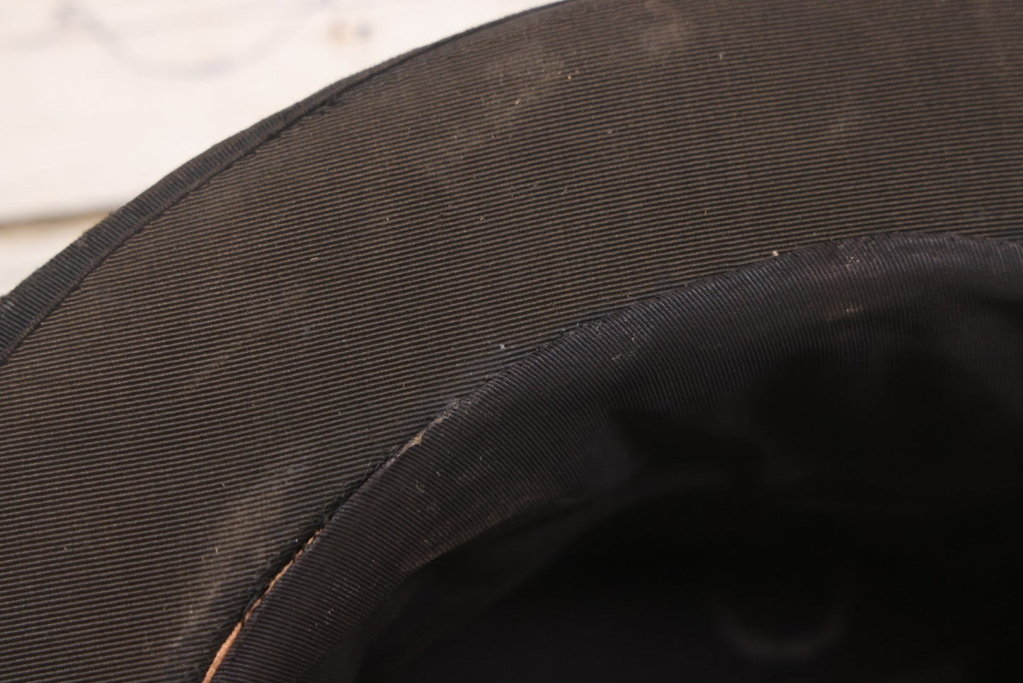 Lot 048 - Antique Collapsible Pop-Up Stove Pipe Top Hat, Unknown Maker, Sold By Town & Tweed Shop, Lynn, Massachusetts, Size 7-3/8, Circa Early 20th Century