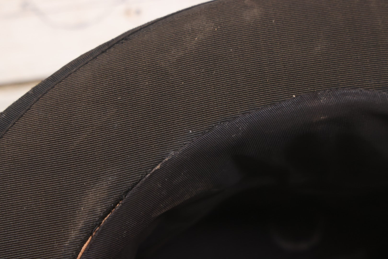 Lot 048 - Antique Collapsible Pop-Up Stove Pipe Top Hat, Unknown Maker, Sold By Town & Tweed Shop, Lynn, Massachusetts, Size 7-3/8, Circa Early 20th Century