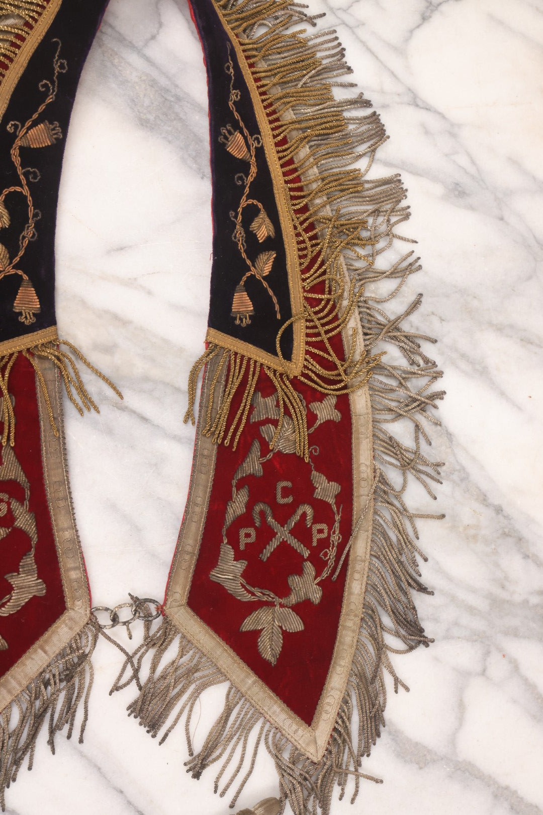 Lot 052 - Antique Odd Fellows I.O.O.F. Fraternal Sash Collar With P.G. (Past Grand) & P.C.P. (Past Chief Patriarch) Lettering, Red & Purple Velvet, Gold Toned Metal Embroidery, Fringe, Diamond Stitch Red Lining, By Ward Stilson Co., Anderson, Indiana 