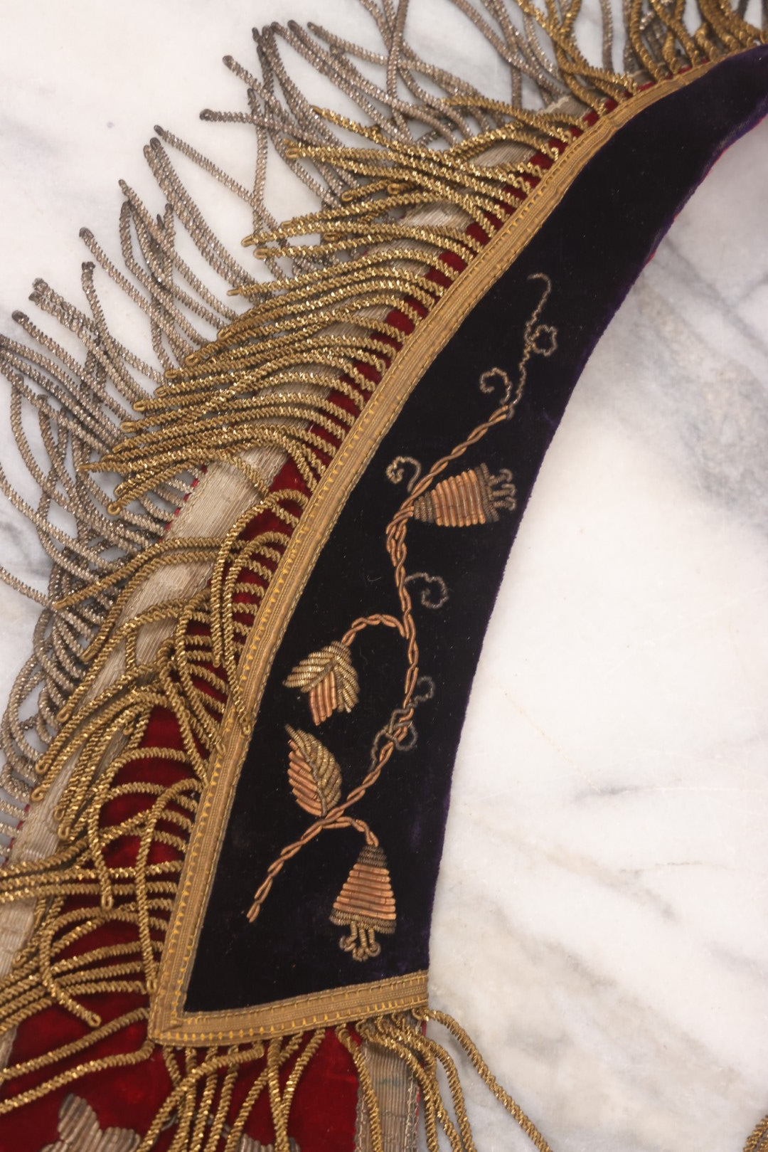 Lot 052 - Antique Odd Fellows I.O.O.F. Fraternal Sash Collar With P.G. (Past Grand) & P.C.P. (Past Chief Patriarch) Lettering, Red & Purple Velvet, Gold Toned Metal Embroidery, Fringe, Diamond Stitch Red Lining, By Ward Stilson Co., Anderson, Indiana 