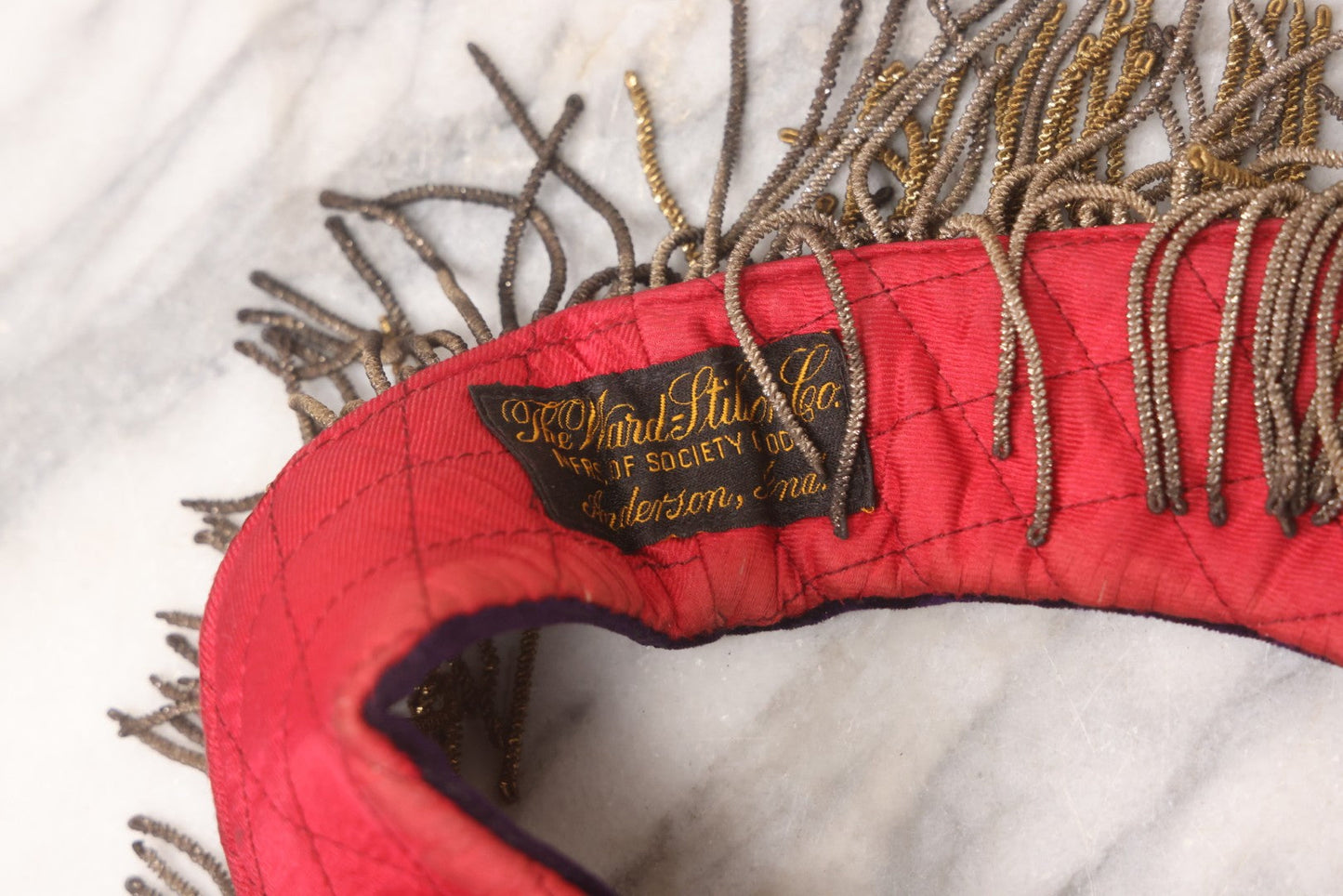 Lot 052 - Antique Odd Fellows I.O.O.F. Fraternal Sash Collar With P.G. (Past Grand) & P.C.P. (Past Chief Patriarch) Lettering, Red & Purple Velvet, Gold Toned Metal Embroidery, Fringe, Diamond Stitch Red Lining, By Ward Stilson Co., Anderson, Indiana 