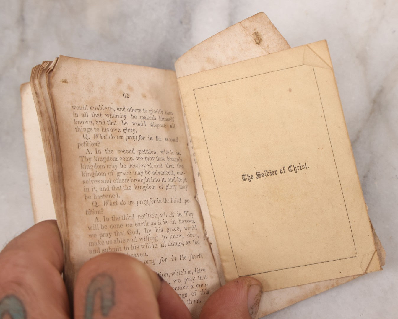 Lot 084 - Antique Children's Religious Primer Booklet, "The New England Primer" Published By S.H. Colesworthy, 1839, With Hand Colored Engravings Including John Rodgers Martyrdom