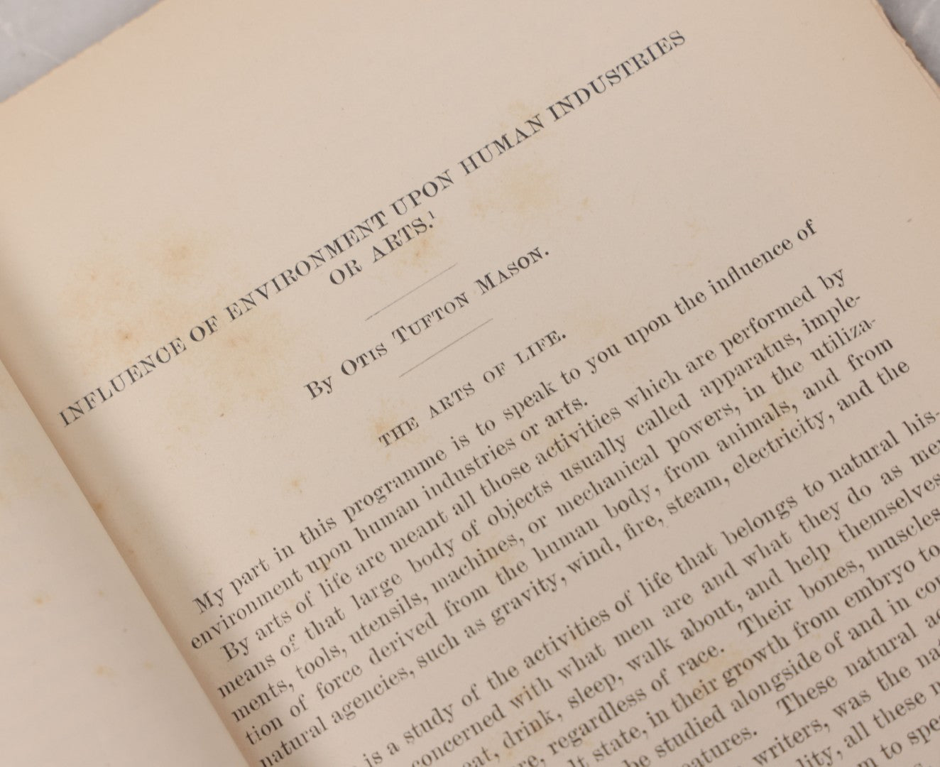 Lot 090 - "Relations Of Human Life To Environment" Antique Pamphlet Of Lectures And Reports, With Illustrations, From The Smithsonian Report For 1895, Published By The Government Printing Office, Washington, 1896