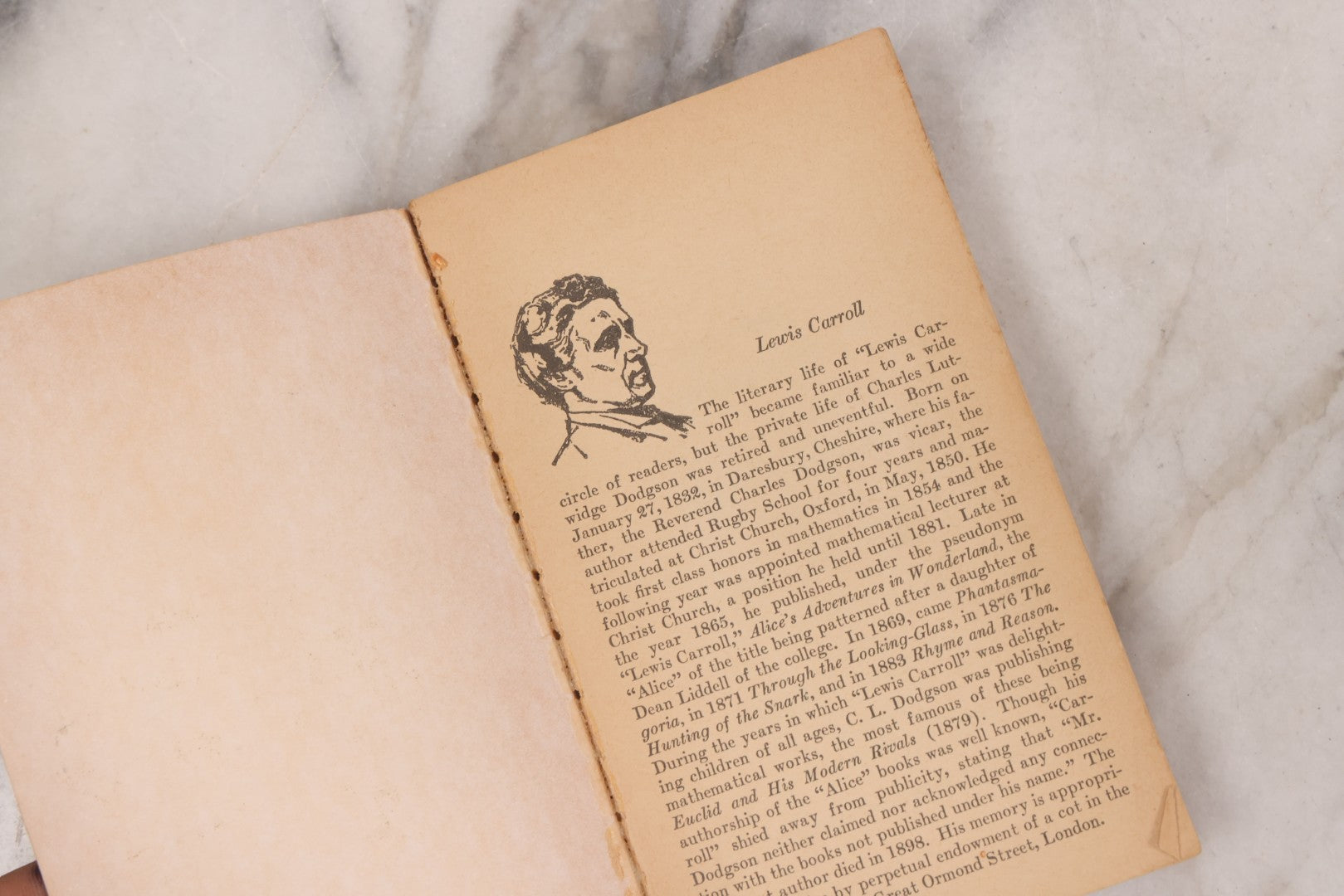 Lot 137 - "Alice's Adventures In Wonderland" & "Through The Looking Glass" Vintage Illustrated Paperback By Lewis Carroll, Published By Signet Classics, New York, 1960