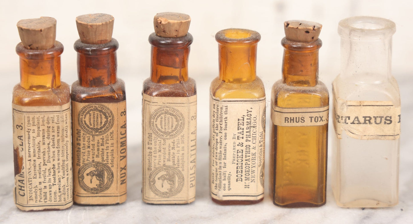 Lot 006 - Antique Traveling Apothecary Box Kit With Key, 24-Section Interior With 22 Bottles And 4 Smaller Bottles, Including Belladonna, Nux Vomica, Chamomilla, Arsenicum, And Tartarus Emeticus, Boericke & Tafel Homeopathic Pharmacy, New York & Chicago