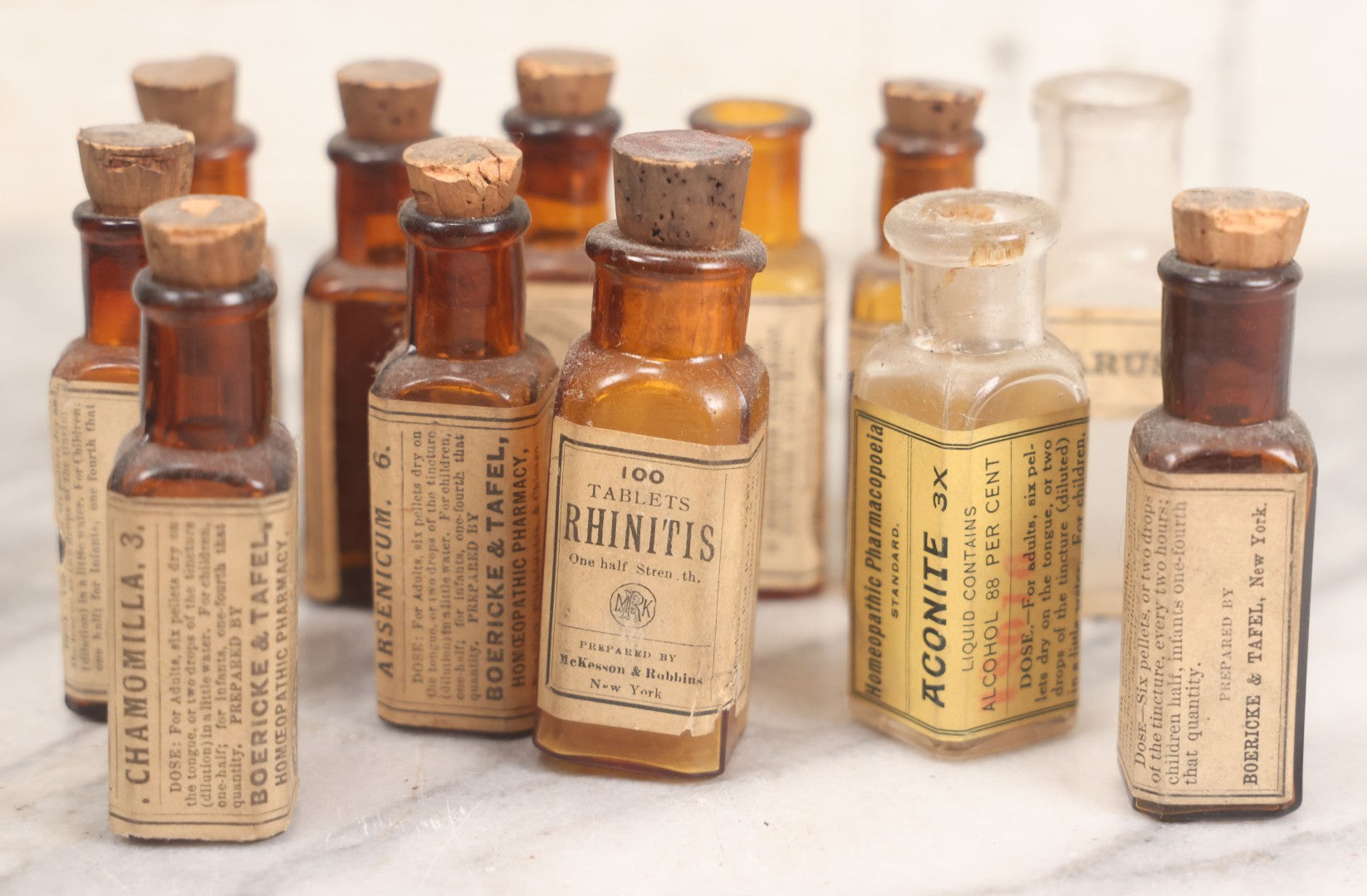 Lot 006 - Antique Traveling Apothecary Box Kit With Key, 24-Section Interior With 22 Bottles And 4 Smaller Bottles, Including Belladonna, Nux Vomica, Chamomilla, Arsenicum, And Tartarus Emeticus, Boericke & Tafel Homeopathic Pharmacy, New York & Chicago