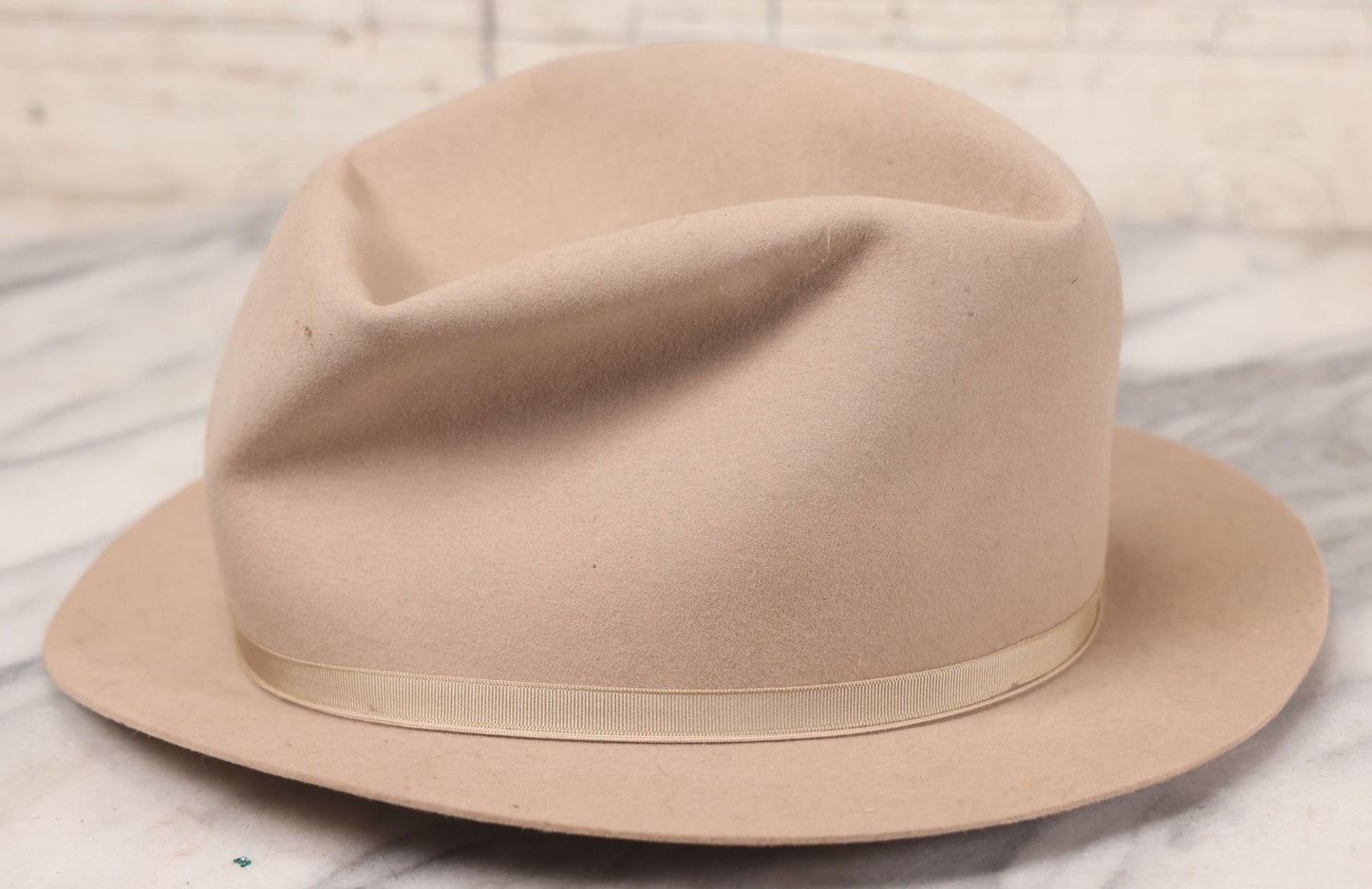 Lot 026 - Vintage Beige Stetson Royal Deluxe Hat With Brown Leather Interior Band, John B. Stetson Company, Sold By Al. Bass The Clothier, Findlay, Ohio