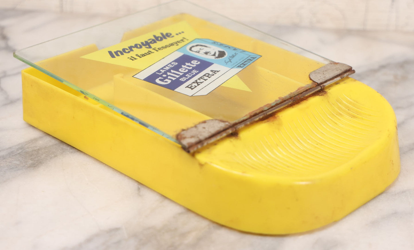 Lot 036 - Vintage Men's Shaving Lot Including French Gillette Lames Bleue Extra Advertising Ramasse-Monnaie (Change Tray) With Hinged Lid, Mid-20th Century, And Wm. Enders Single Edge Safety Razor In Case With Blades