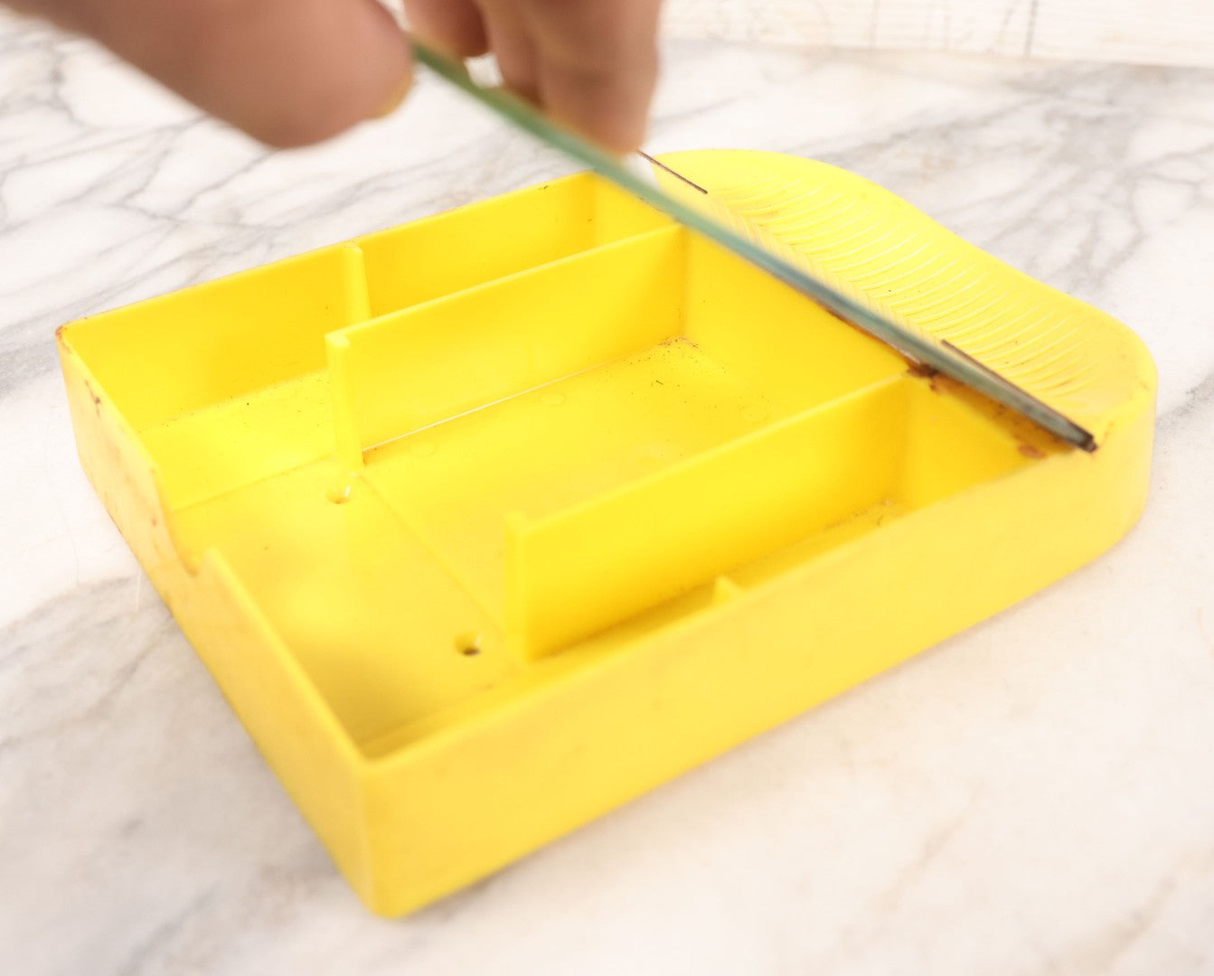 Lot 036 - Vintage Men's Shaving Lot Including French Gillette Lames Bleue Extra Advertising Ramasse-Monnaie (Change Tray) With Hinged Lid, Mid-20th Century, And Wm. Enders Single Edge Safety Razor In Case With Blades