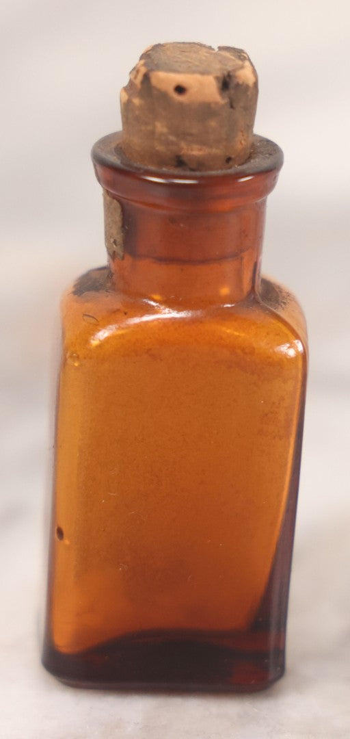 Lot 054 - Antique Parke, Davis & Co. “Morphine Sulfate" Amber Glass Bottle, "100 Hypodermic Tablets, No. 13, 1/4 Grain, Poison," Detroit, Michigan, 2-1/4" H