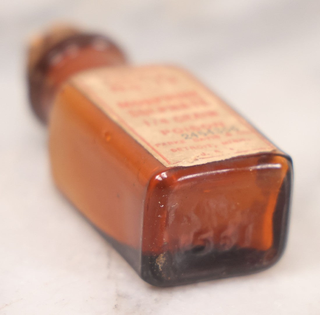 Lot 054 - Antique Parke, Davis & Co. “Morphine Sulfate" Amber Glass Bottle, "100 Hypodermic Tablets, No. 13, 1/4 Grain, Poison," Detroit, Michigan, 2-1/4" H