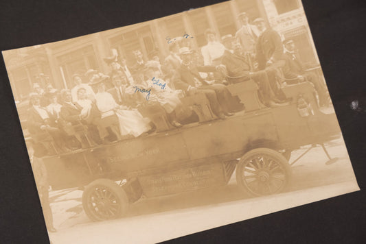 Lot 095 - Antique Family Photo Album With 25+ Portrait And Snapshot Photographs, Mostly Of Children, Including New York Sightseeing Trolley Photo, And Several Additional Loose Snapshot Photos