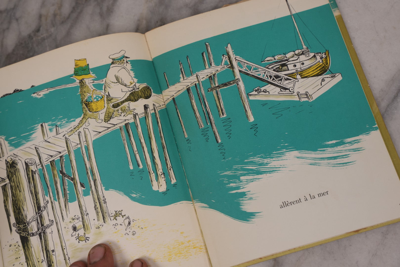 Lot 115 - "Le Hibou Et La Poussiquette" First Edition Children's Book By Francis Steegmuller, French Translation Of Edward Lear's "The Owl And The Pussy-Cat," Illustrated By Barbara Cooney, Published By Little, Brown & Co., Boston & Toronto, 1961