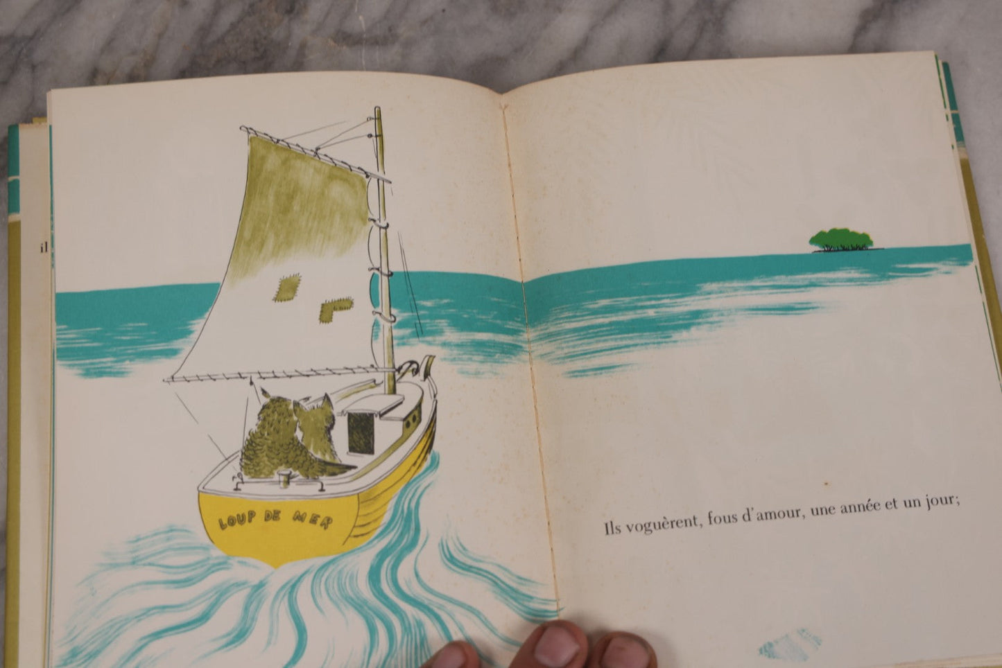 Lot 115 - "Le Hibou Et La Poussiquette" First Edition Children's Book By Francis Steegmuller, French Translation Of Edward Lear's "The Owl And The Pussy-Cat," Illustrated By Barbara Cooney, Published By Little, Brown & Co., Boston & Toronto, 1961