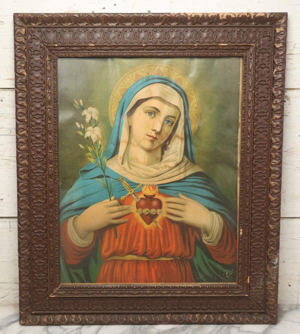 Lot 004 - Pair Of Antique Religious Devotional Chromolithograph Prints Depicting The Immaculate Heart Of The Mary And Jesus Christ, In Matching Gesso Frames, 22-3/4" x 26-5/8" Each