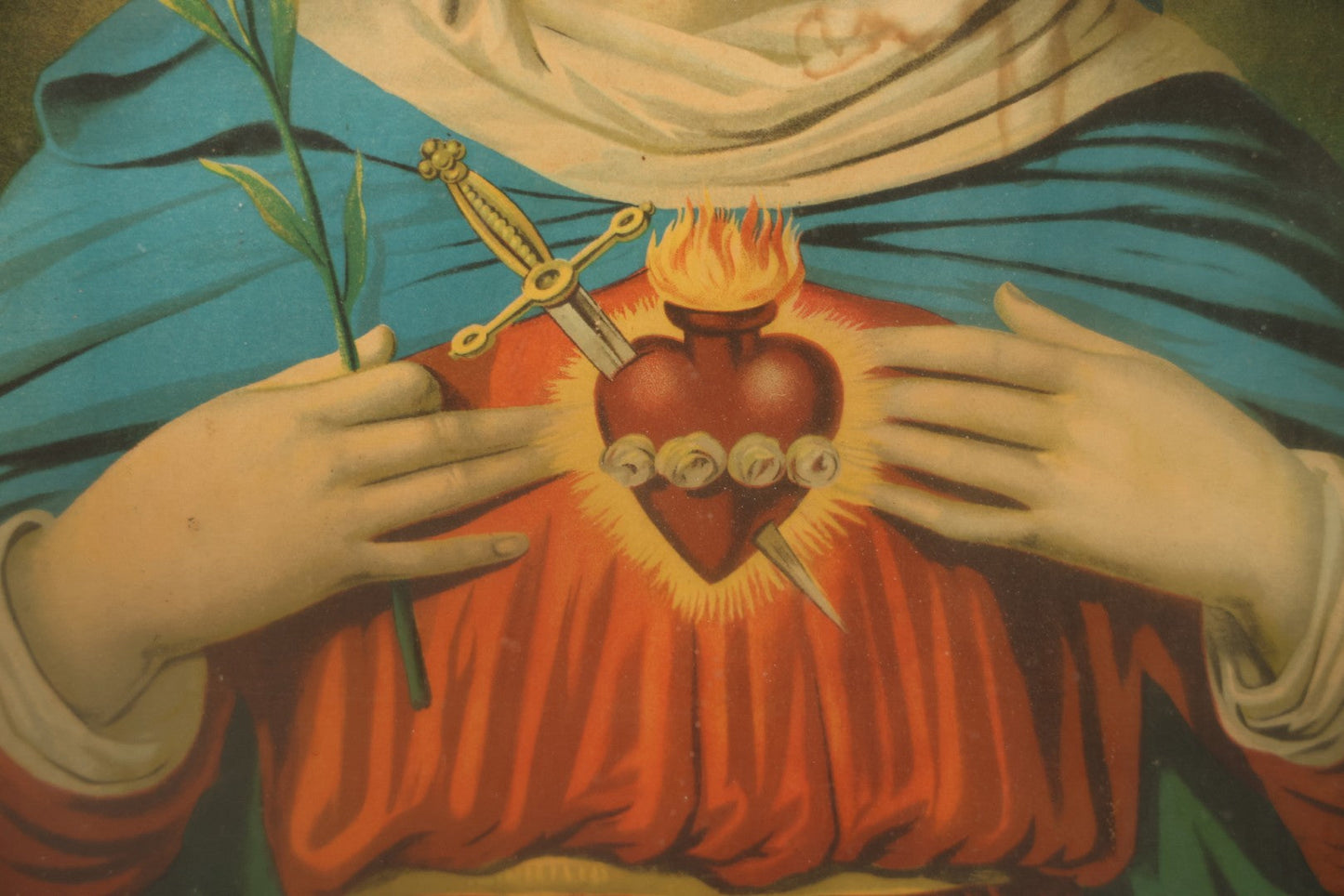 Lot 004 - Pair Of Antique Religious Devotional Chromolithograph Prints Depicting The Immaculate Heart Of The Mary And Jesus Christ, In Matching Gesso Frames, 22-3/4" x 26-5/8" Each