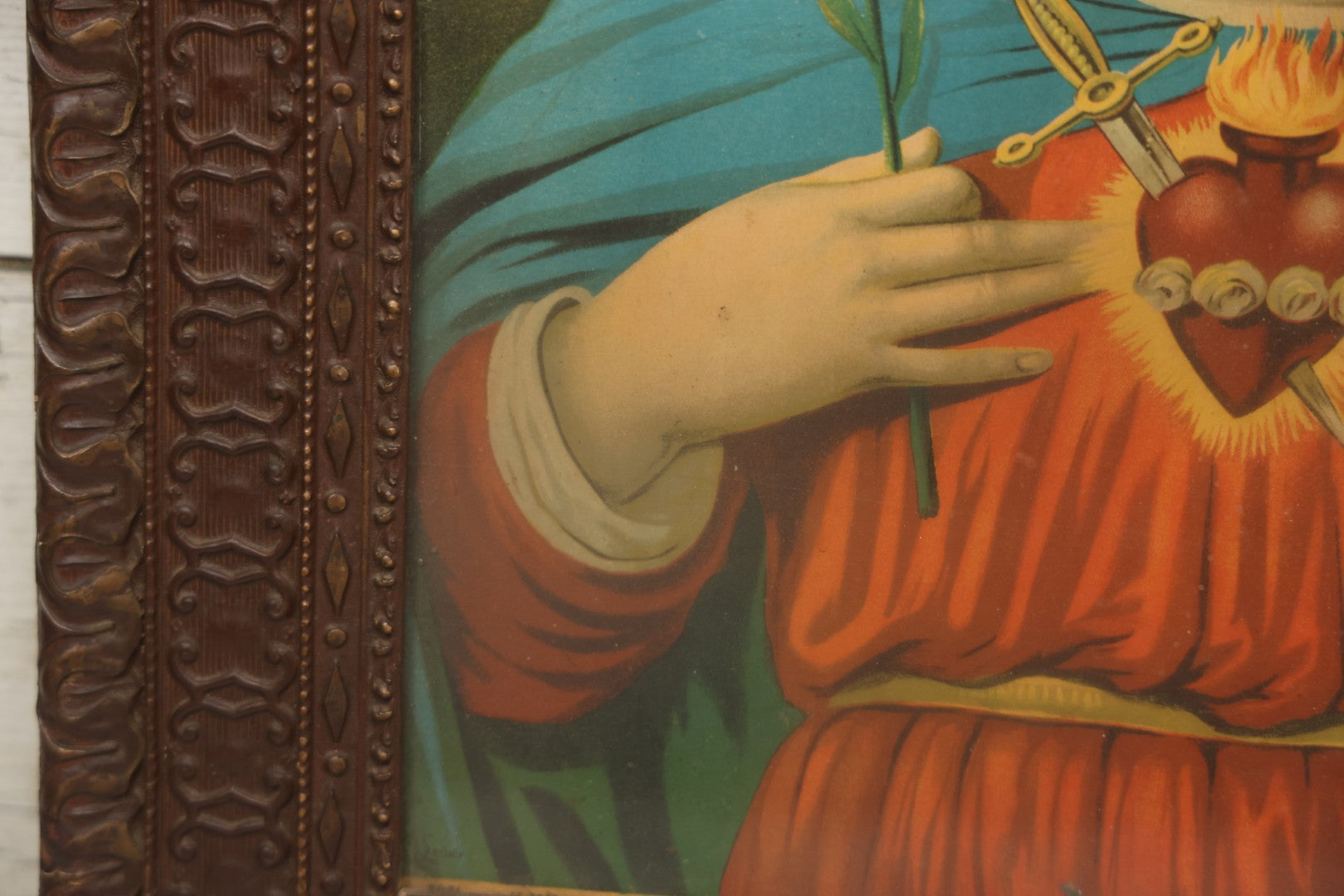 Lot 004 - Pair Of Antique Religious Devotional Chromolithograph Prints Depicting The Immaculate Heart Of The Mary And Jesus Christ, In Matching Gesso Frames, 22-3/4" x 26-5/8" Each