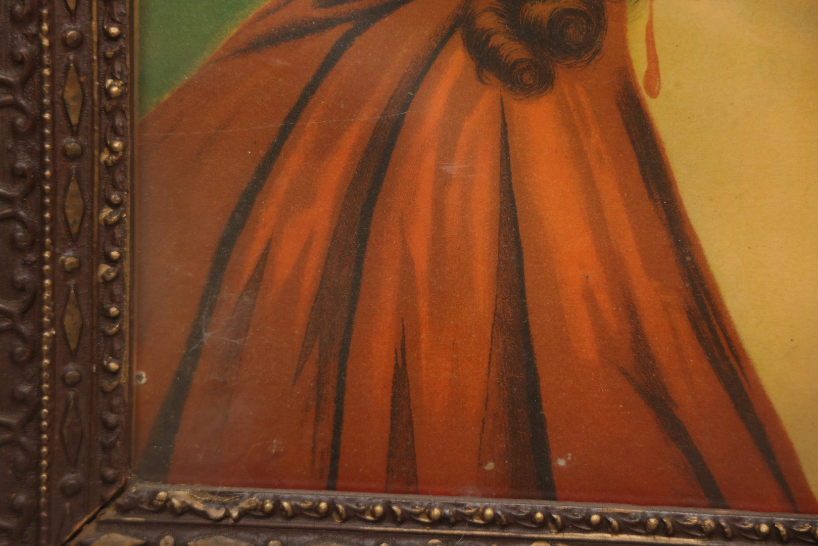 Lot 004 - Pair Of Antique Religious Devotional Chromolithograph Prints Depicting The Immaculate Heart Of The Mary And Jesus Christ, In Matching Gesso Frames, 22-3/4" x 26-5/8" Each