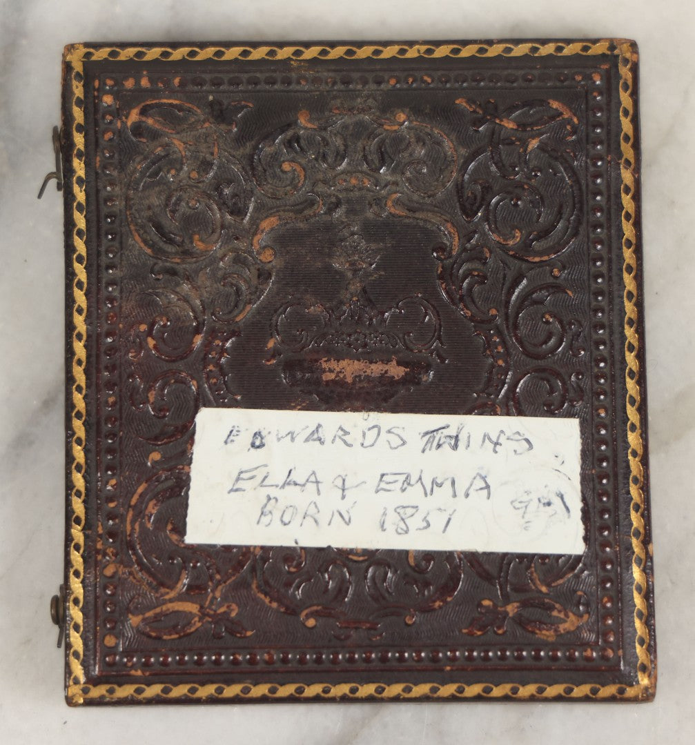 Lot 016 - Antique 1/6th Plate Daguerreotype Photograph Of The Edwards Twins, Ella nd Emma, Born 1851, In Full Split Leatherette Union Case