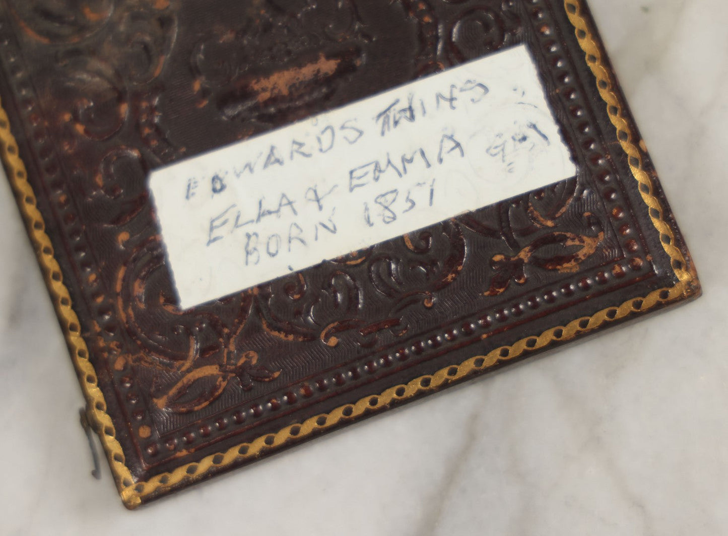 Lot 016 - Antique 1/6th Plate Daguerreotype Photograph Of The Edwards Twins, Ella nd Emma, Born 1851, In Full Split Leatherette Union Case