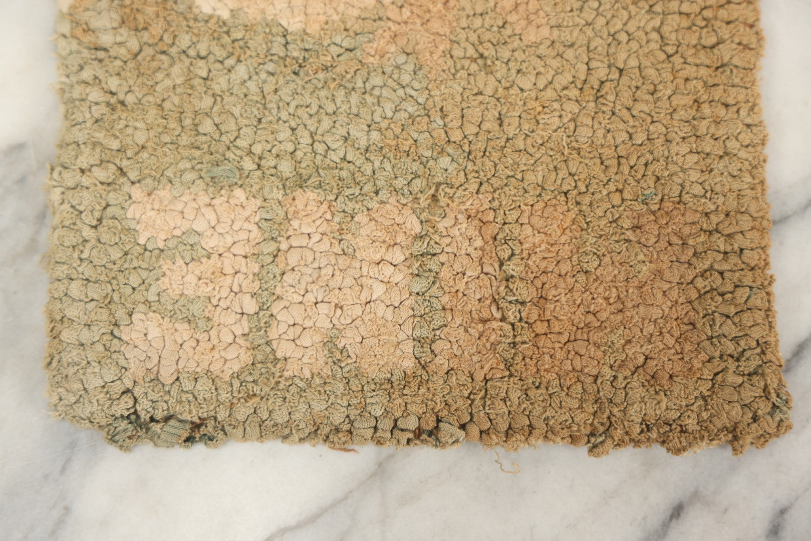 Lot 027 - Antique Hooked Rug Mat With Cat And "This Is Mine" Motto, Note Dirty, 17-1/4" x 10-3/4"