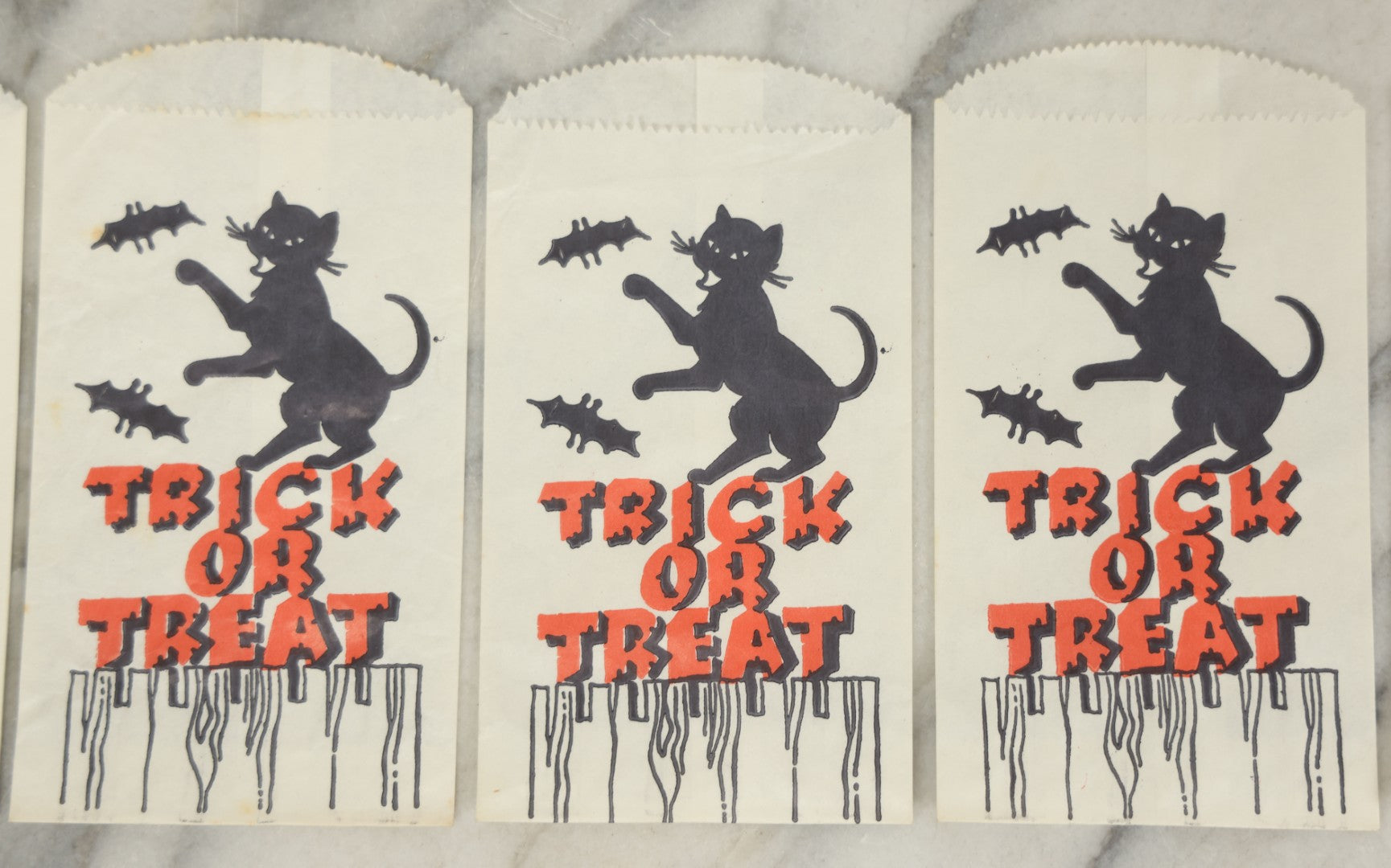 Lot 036 - Grouping Of Five N.O.S. New Old Stock Vintage Halloween Trick-Or-Treat Bags With Black Cat On Fence And Bats Design
