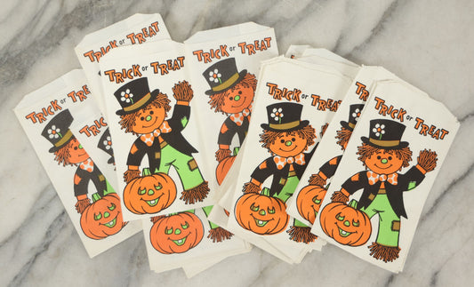 Lot 038 - Grouping Of 15+ N.O.S. New Old Stock Vintage Halloween Trick-Or-Treat Bags With Smiling Scarecrow And Jack O'Lantern, Fun World, Glen Cove Ny, Item No. 9434, Made In U.S.A.