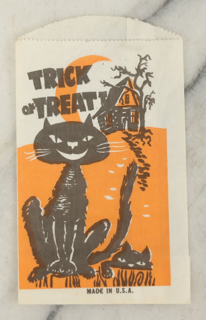 Lot 039 - Grouping Of Five N.O.S. New Old Stock Vintage Halloween Trick-Or-Treat Bags With Haunted House, Ghost With Jack O'Lantern, And Black Cat Designs
