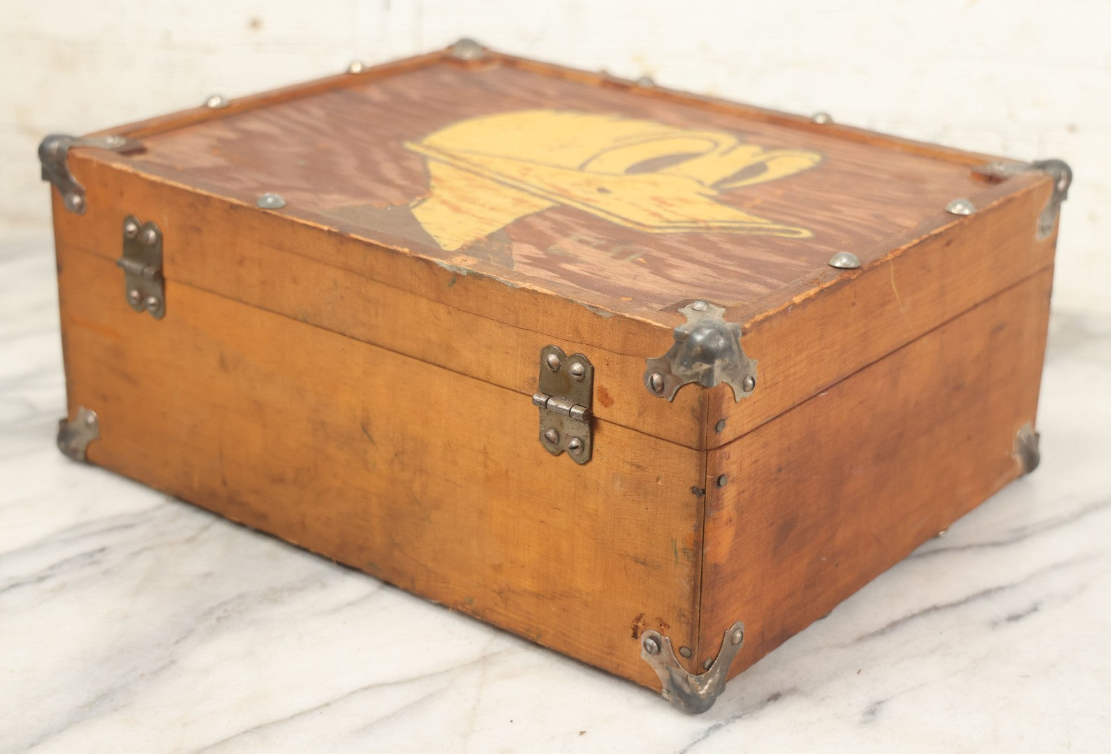 Lot 071 - Vintage Donald Duck Folk Art Painted Wooden Roller Skates Carrying Case With Handle, Circa 1950s New Jersey