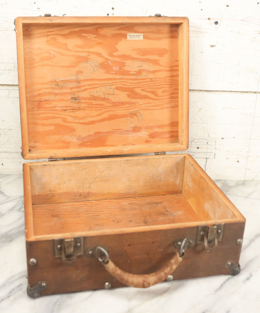 Lot 071 - Vintage Donald Duck Folk Art Painted Wooden Roller Skates Carrying Case With Handle, Circa 1950s New Jersey