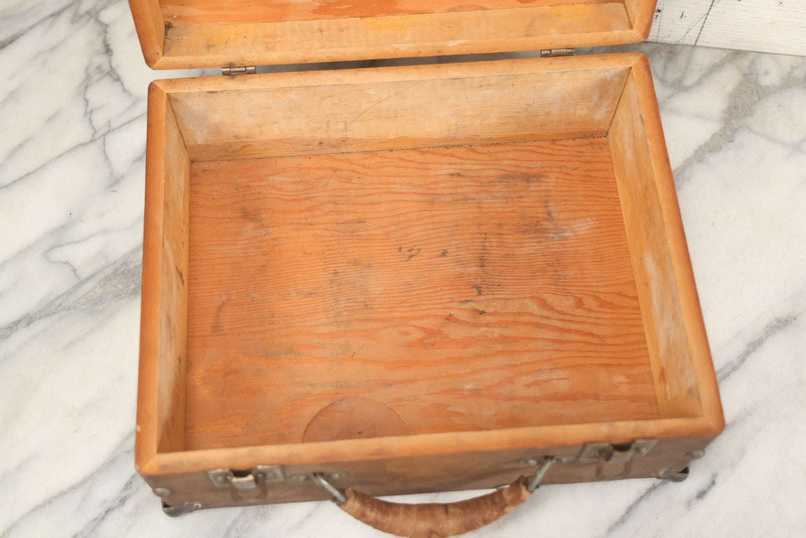 Lot 071 - Vintage Donald Duck Folk Art Painted Wooden Roller Skates Carrying Case With Handle, Circa 1950s New Jersey