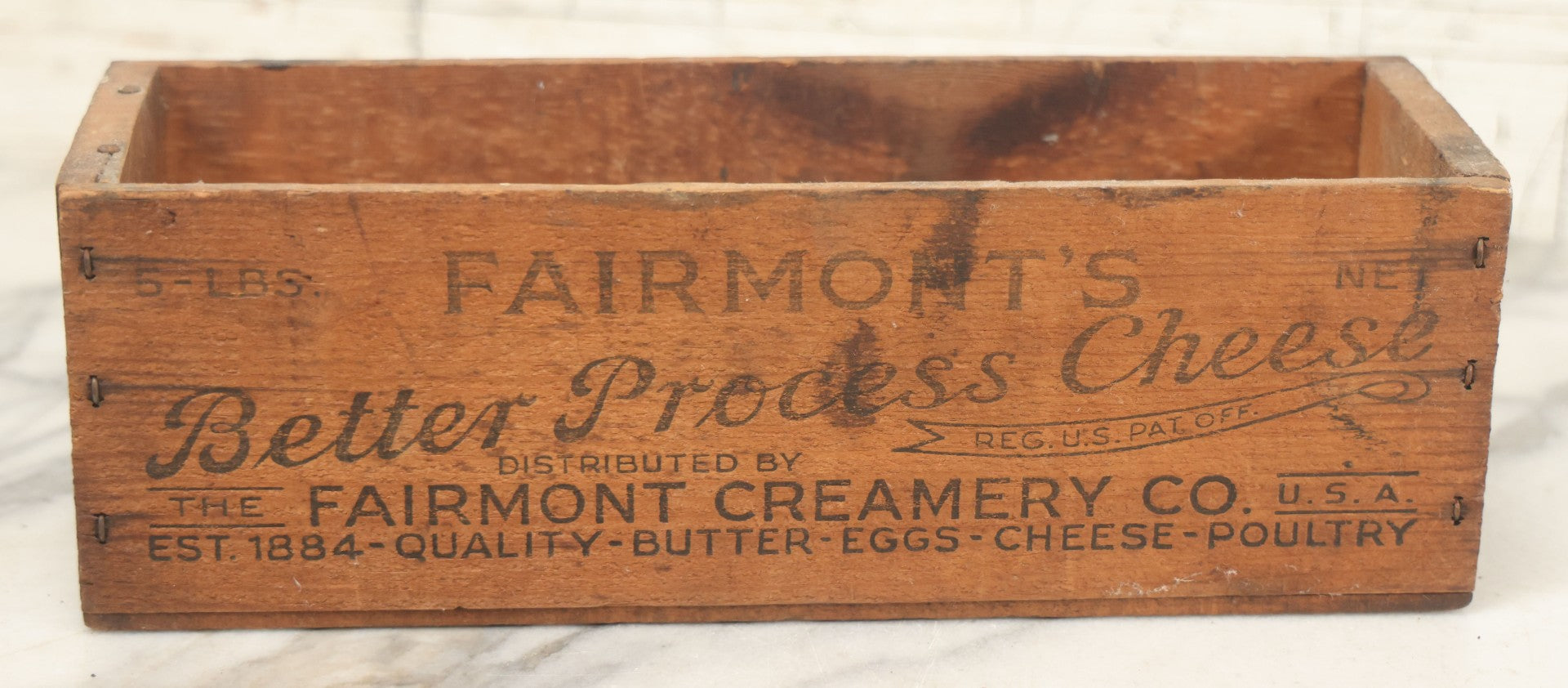 Lot 072 - Vintage Wooden Pasteurized American Cheese Box For Fairmont's Better Process Cheese, Distributed By The Fairmont Creamery Co., 5 Lb. Net Weight