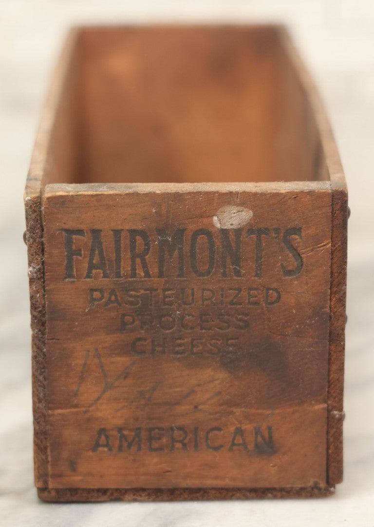Lot 072 - Vintage Wooden Pasteurized American Cheese Box For Fairmont's Better Process Cheese, Distributed By The Fairmont Creamery Co., 5 Lb. Net Weight