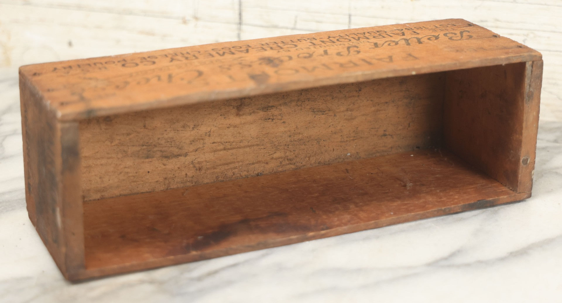 Lot 072 - Vintage Wooden Pasteurized American Cheese Box For Fairmont's Better Process Cheese, Distributed By The Fairmont Creamery Co., 5 Lb. Net Weight