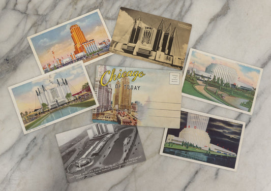 Lot 162 - Grouping Of Vintage Chicago Themed Postcards, Including Six Single Postcards And "Chicago Of Today" Souvenir Folder