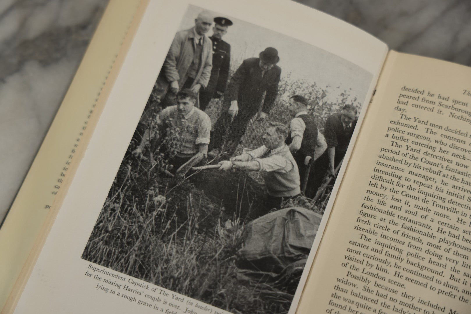 Lot 202 - "Murder In Lonely Places" Vintage Book By Bruce Sanders, Published By Herbert Jenkins, London, 1960, Original Dust Jacket