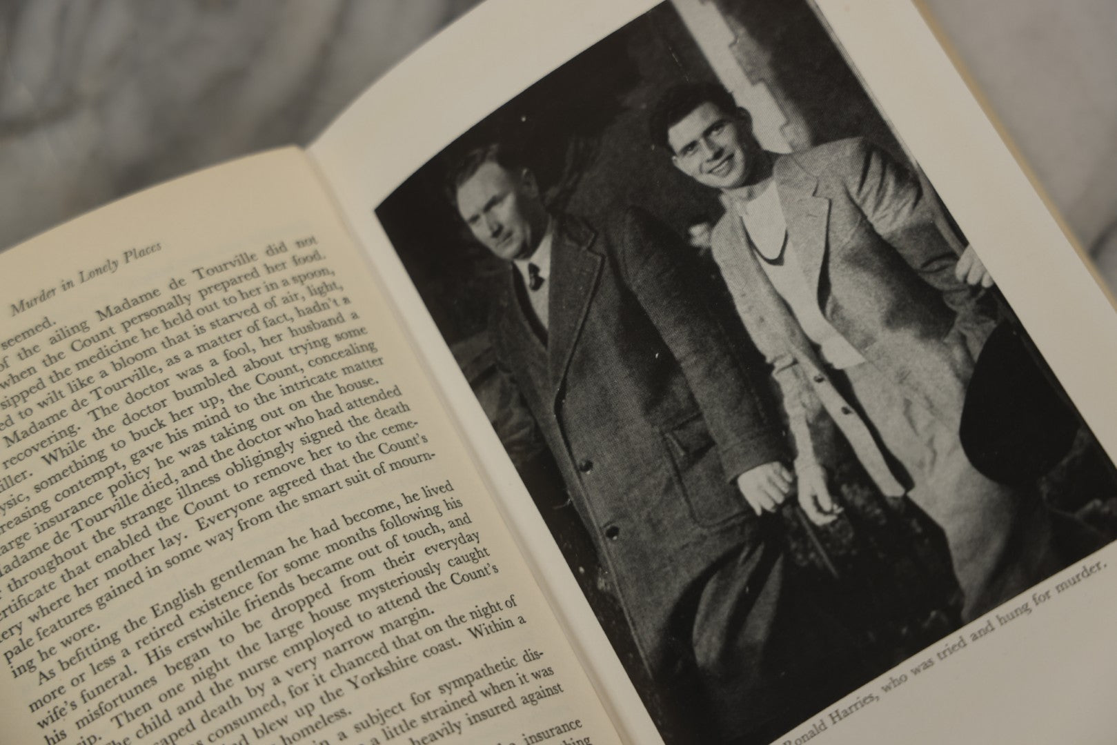 Lot 202 - "Murder In Lonely Places" Vintage Book By Bruce Sanders, Published By Herbert Jenkins, London, 1960, Original Dust Jacket