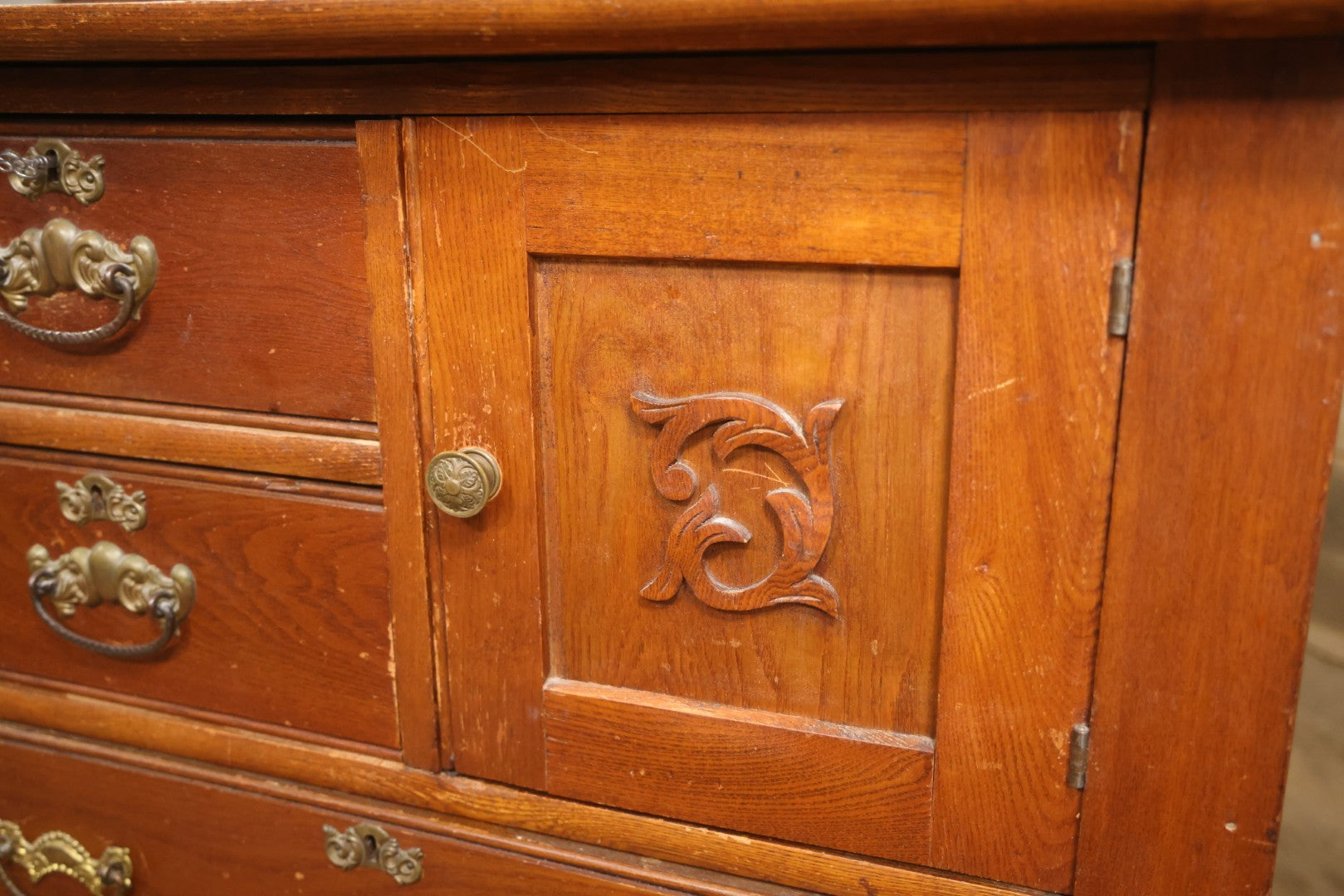 Antique Oak Gentleman's Chest Of Drawers With Hatbox Compartment, Circa Early 20th Century