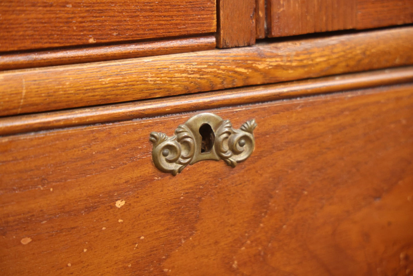 Antique Oak Gentleman's Chest Of Drawers With Hatbox Compartment, Circa Early 20th Century