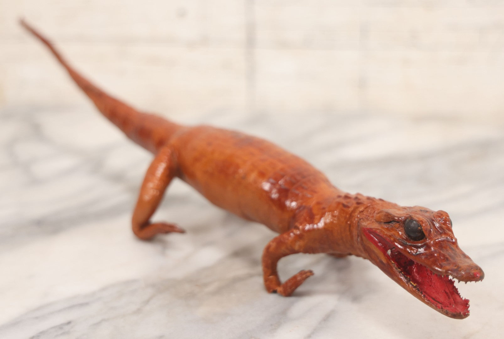 Lot 030 - Vintage Taxidermy Caiman Alligator, Made In Colombia, 18-1/2" L