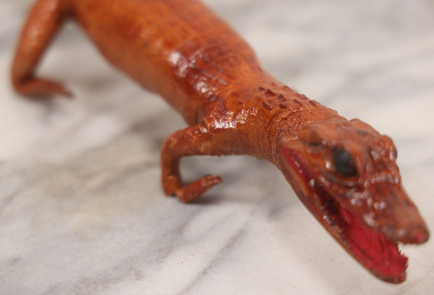 Lot 030 - Vintage Taxidermy Caiman Alligator, Made In Colombia, 18-1/2" L